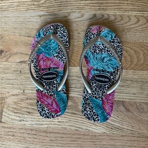 Havaianas Tropical Animal Print Flop Flops Kids Size 11/12C